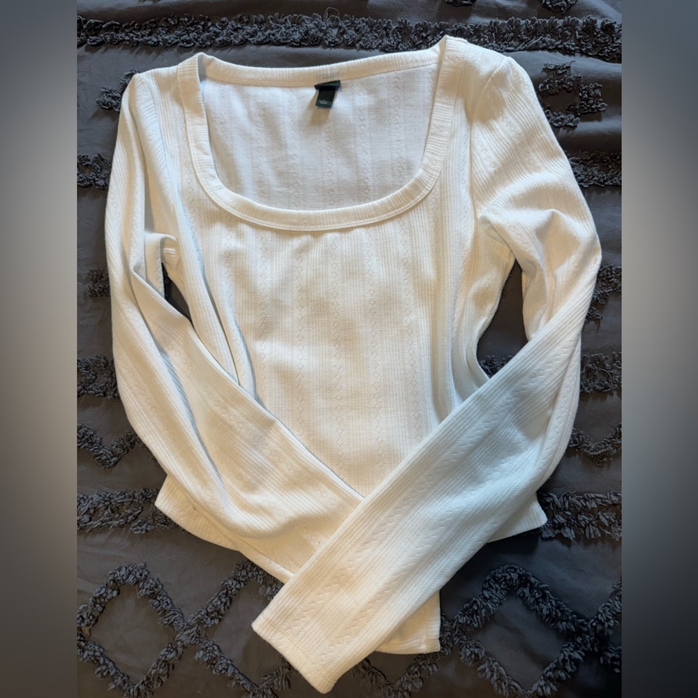 Wild fable light cream / off white sweater scoop neck crop top, size small